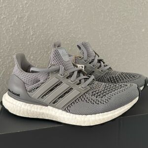 Like new Adidas Ultraboost grey size 5